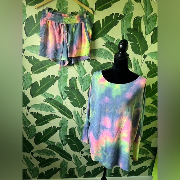 Vici Women’s Neon Tie Dye Harmony Top and Shorts Lounge Set Large - Picture 2 of 10